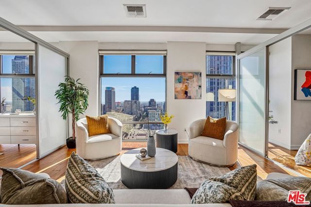 801 S Grand Avenue 1712, Los Angeles, CA 90017