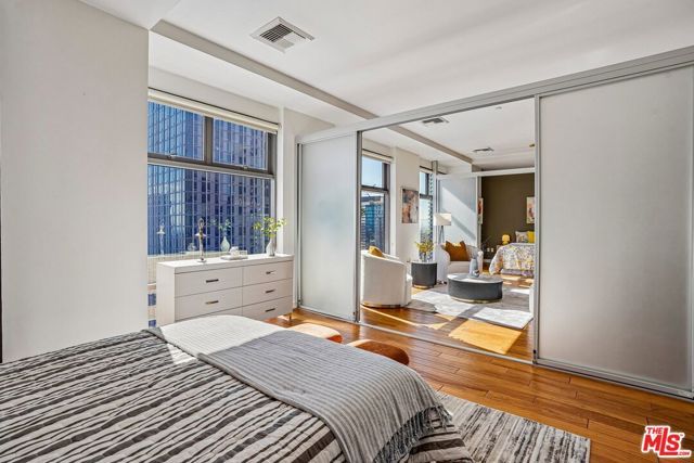 801 S Grand Avenue 1712, Los Angeles, CA 90017