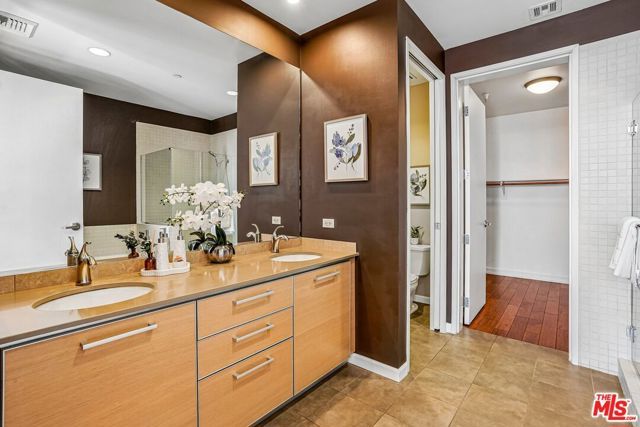 801 S Grand Avenue 1712, Los Angeles, CA 90017