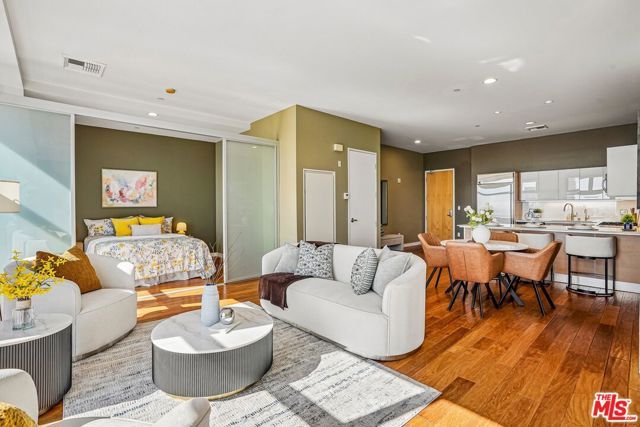 801 S Grand Avenue 1712, Los Angeles, CA 90017