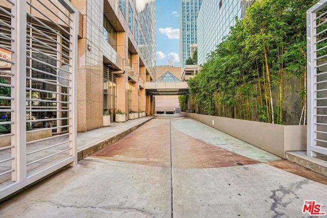 801 S Grand Avenue 1712, Los Angeles, CA 90017