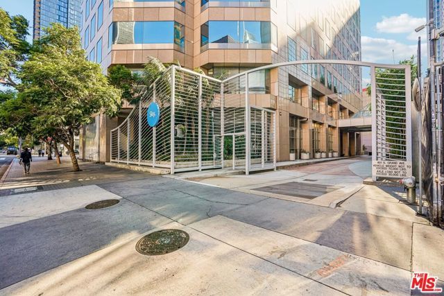 801 S Grand Avenue 1712, Los Angeles, CA 90017