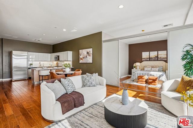 801 S Grand Avenue 1712, Los Angeles, CA 90017