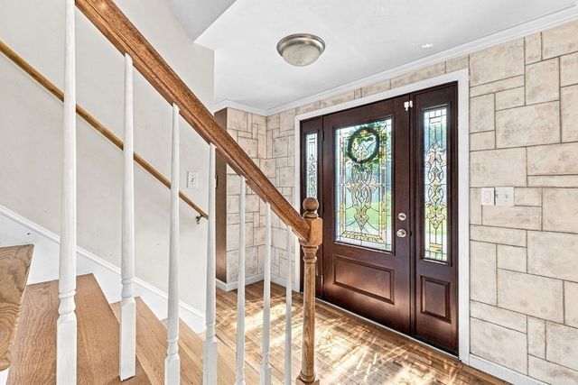 35 Meeshawn Ave, Taunton, MA 02718