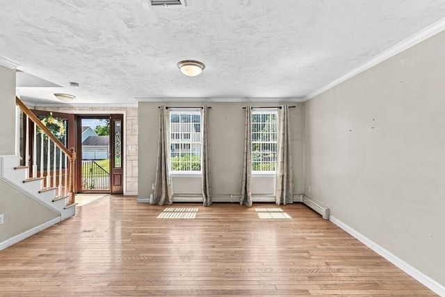 35 Meeshawn Ave, Taunton, MA 02718