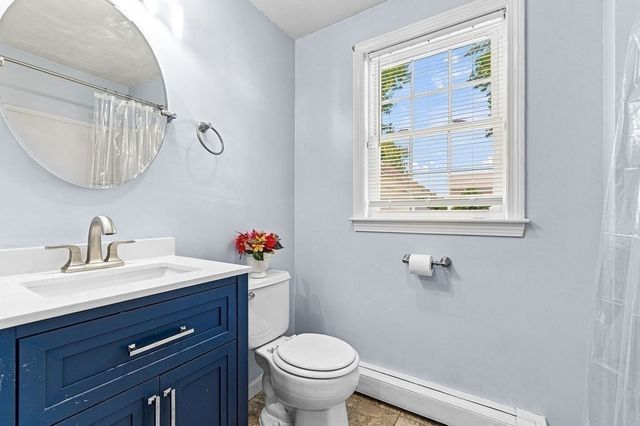 35 Meeshawn Ave, Taunton, MA 02718