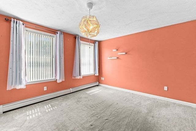 35 Meeshawn Ave, Taunton, MA 02718
