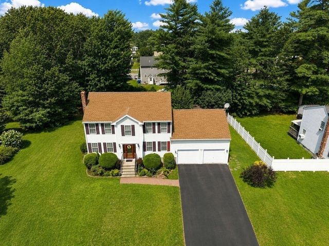 35 Meeshawn Ave, Taunton, MA 02718