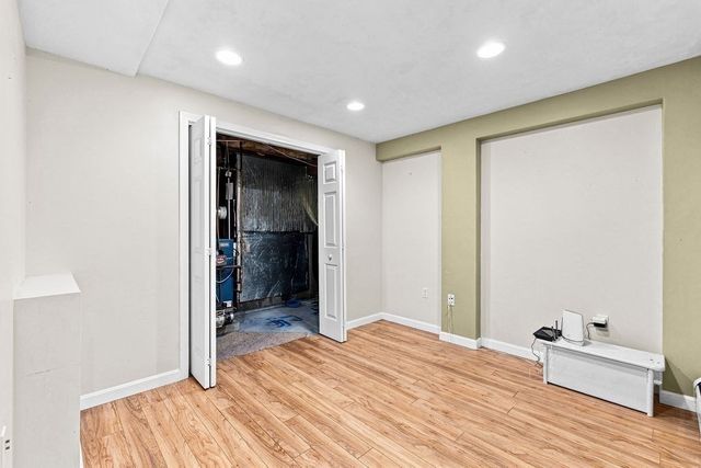 35 Meeshawn Ave, Taunton, MA 02718