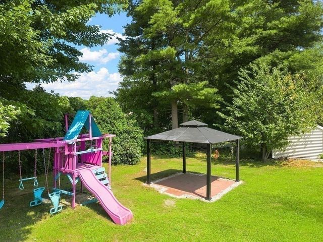 35 Meeshawn Ave, Taunton, MA 02718