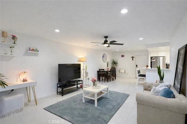 700 W 3rd Street A104, Santa Ana, CA 92701