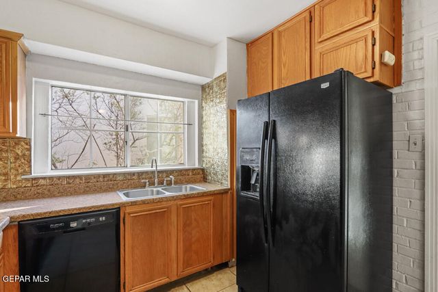 3410 N Stanton Street, El Paso, TX 79902
