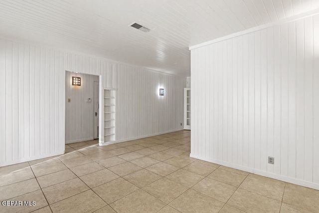 3410 N Stanton Street, El Paso, TX 79902