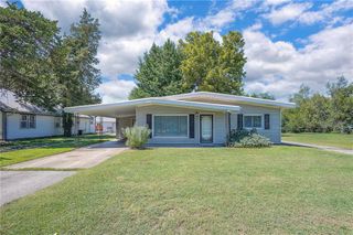 506 S Hospital Drive, Paola, KS 66071