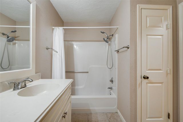 3700 83rd Street 9, Galveston, TX 77554