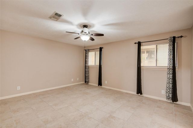 3700 83rd Street 9, Galveston, TX 77554