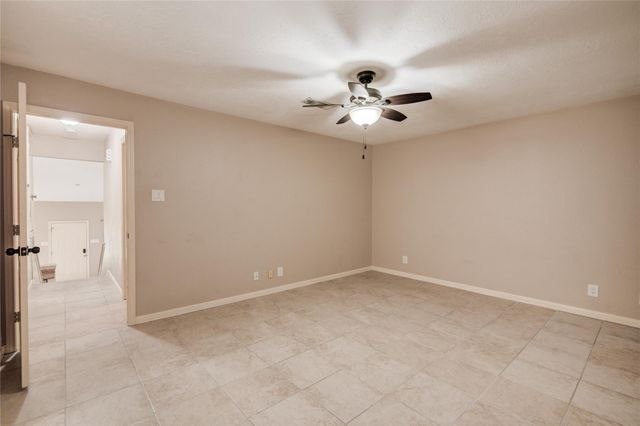 3700 83rd Street 9, Galveston, TX 77554