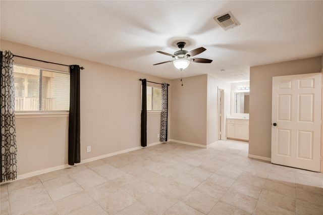 3700 83rd Street 9, Galveston, TX 77554