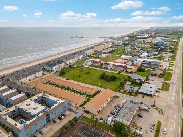 3700 83rd Street 9, Galveston, TX 77554