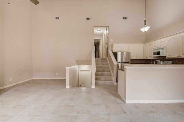 3700 83rd Street 9, Galveston, TX 77554