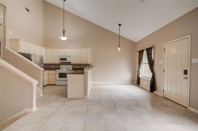 3700 83rd Street 9, Galveston, TX 77554