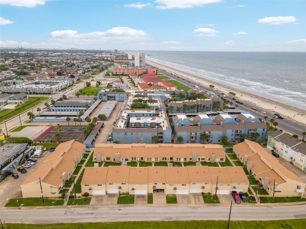 3700 83rd Street 9, Galveston, TX 77554