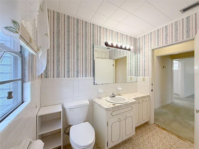 3271 ROBINSON STREET, Zellwood, FL 32798