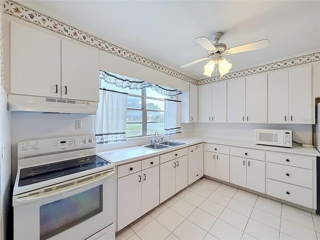 3271 ROBINSON STREET, Zellwood, FL 32798
