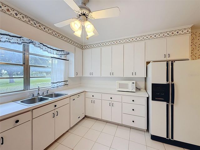 3271 ROBINSON STREET, Zellwood, FL 32798