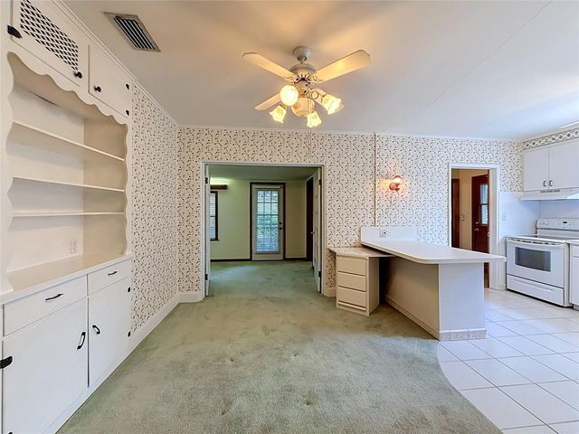 3271 ROBINSON STREET, Zellwood, FL 32798