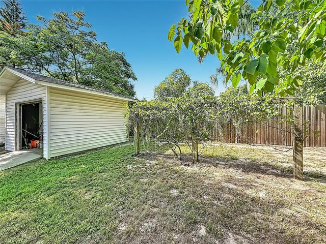 3271 ROBINSON STREET, Zellwood, FL 32798