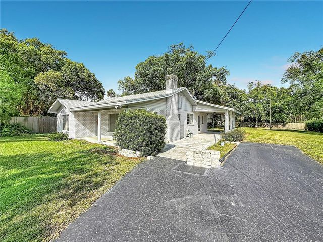 3271 ROBINSON STREET, Zellwood, FL 32798