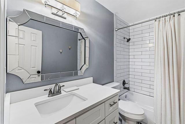 8161 KIMRIDGE DR, Germantown, TN 38138