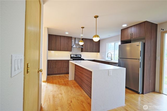 4006 NE 18th Street, Renton, WA 98056
