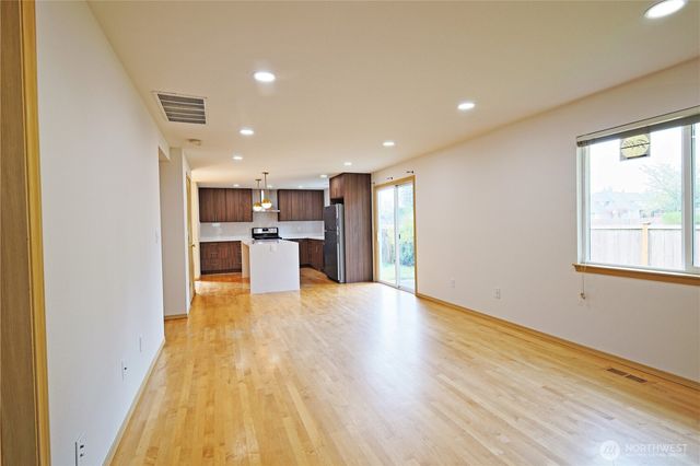 4006 NE 18th Street, Renton, WA 98056