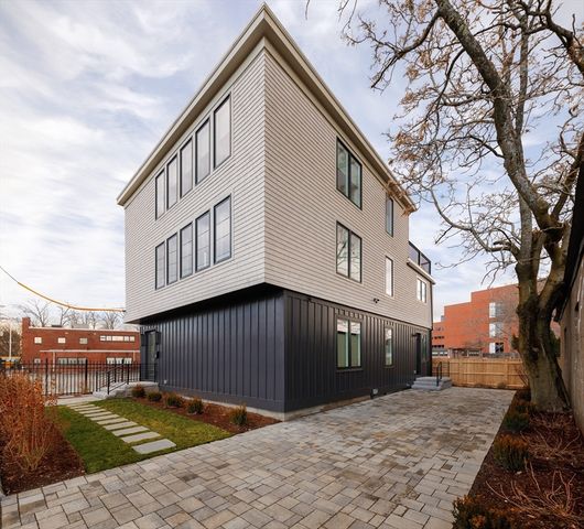 17 Smith Place, Cambridge, MA 02138