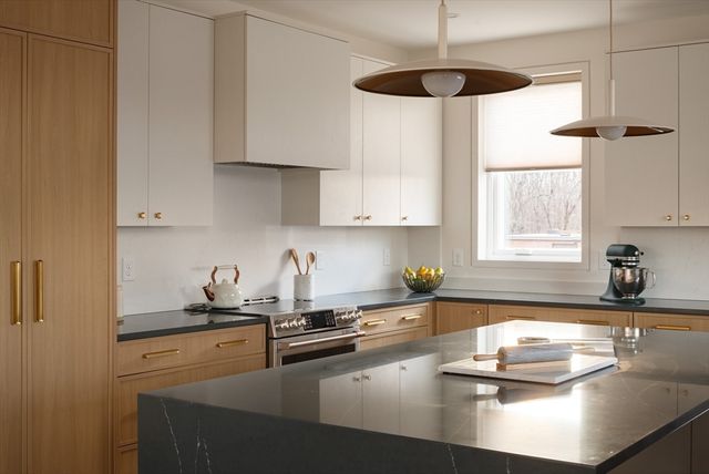 17 Smith Place, Cambridge, MA 02138