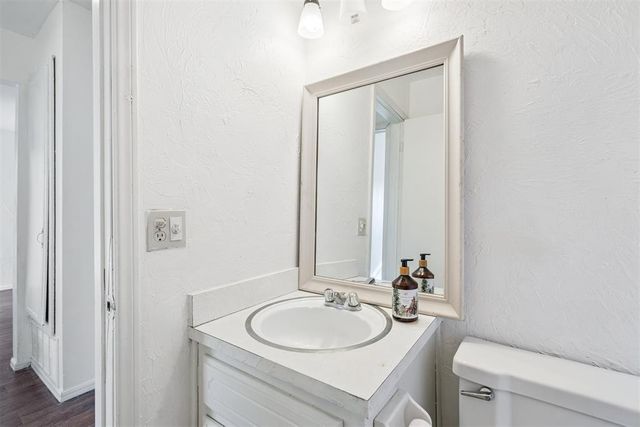 1052 NW 7th Place, Moore, OK 73160