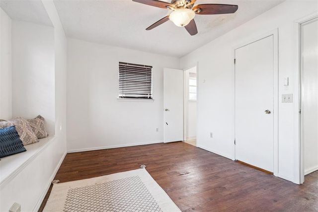 1052 NW 7th Place, Moore, OK 73160