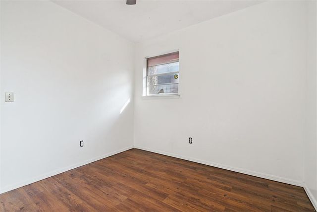 1052 NW 7th Place, Moore, OK 73160