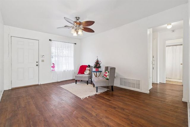 1052 NW 7th Place, Moore, OK 73160