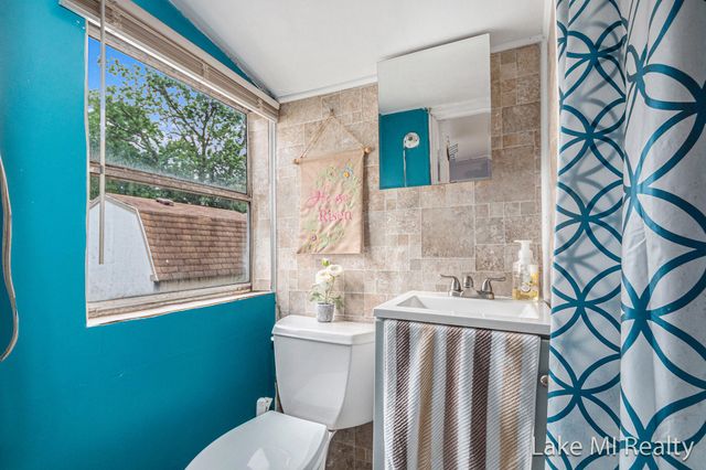 823 Dolphin Street Sw, City Of Wyoming, MI 49509