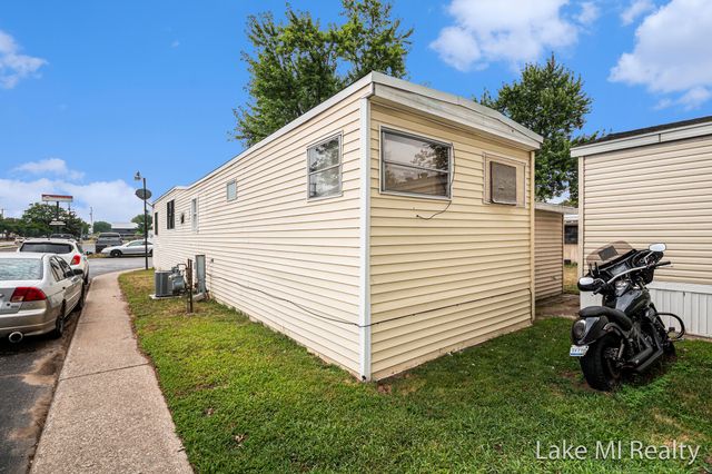 823 Dolphin Street Sw, City Of Wyoming, MI 49509