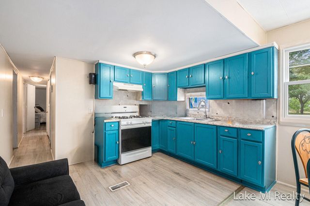 823 Dolphin Street Sw, City Of Wyoming, MI 49509