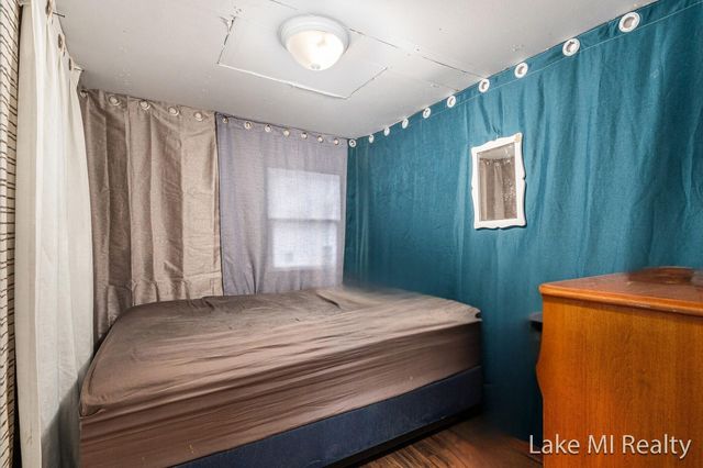 823 Dolphin Street Sw, City Of Wyoming, MI 49509