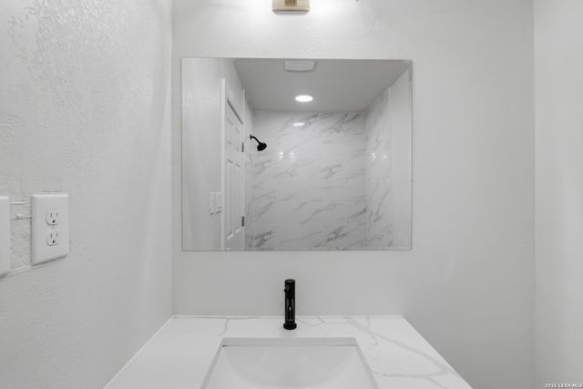 2913 Tampico, San Antonio, TX 78207