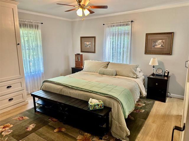 17 Oakhollow, Palacios, TX 77465