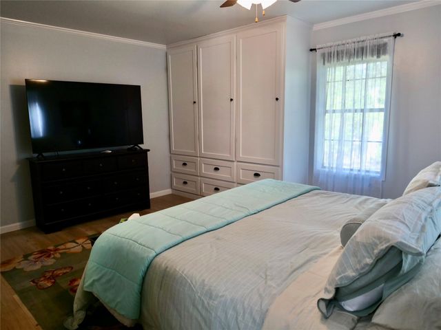 17 Oakhollow, Palacios, TX 77465