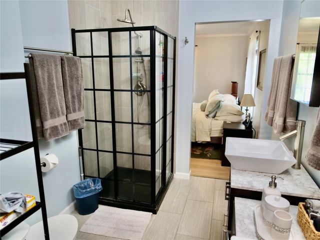 17 Oakhollow, Palacios, TX 77465