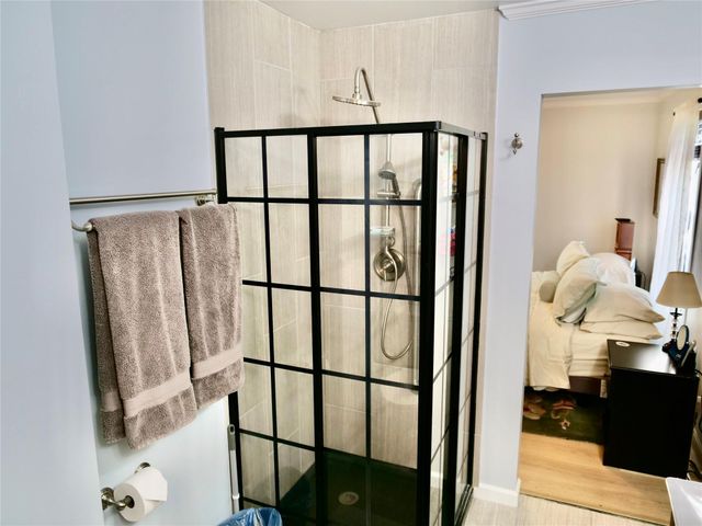 17 Oakhollow, Palacios, TX 77465